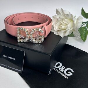New in Box Dolce & Gabbana Pink leather DG Crystal buckle belt